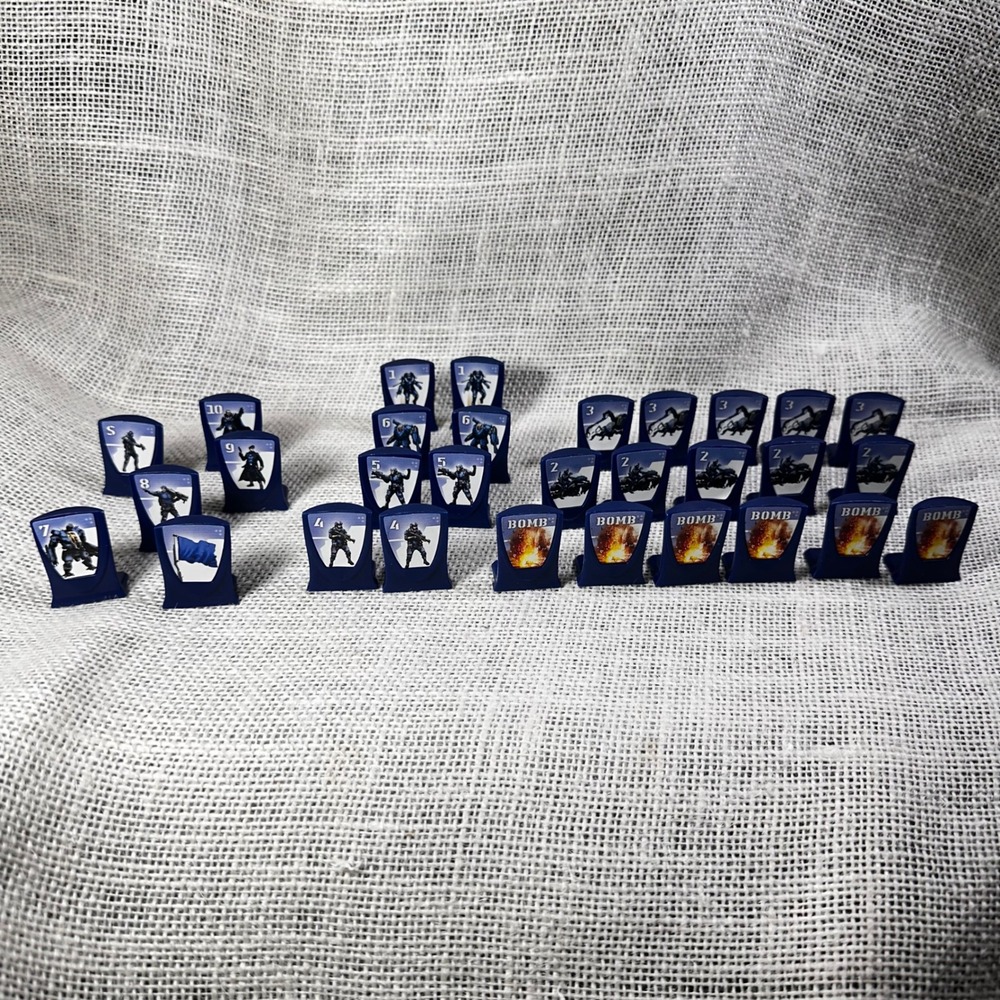 Stratego Sci Fi Blue Army Complete 30 Piece Replacement Set Bomb Flag Spy‎